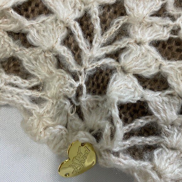 Betsey Johnson Openwork Knit Tube Scarf One Size Acrylic White & Beige w charm - Picture 5 of 9